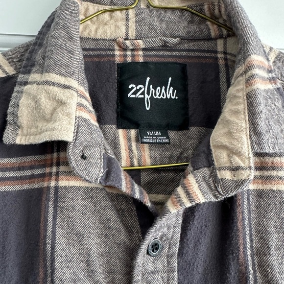 22Fresh Boys flannel good quality long sleeve short. Size youth med. 8-10 - Picture 3 of 3